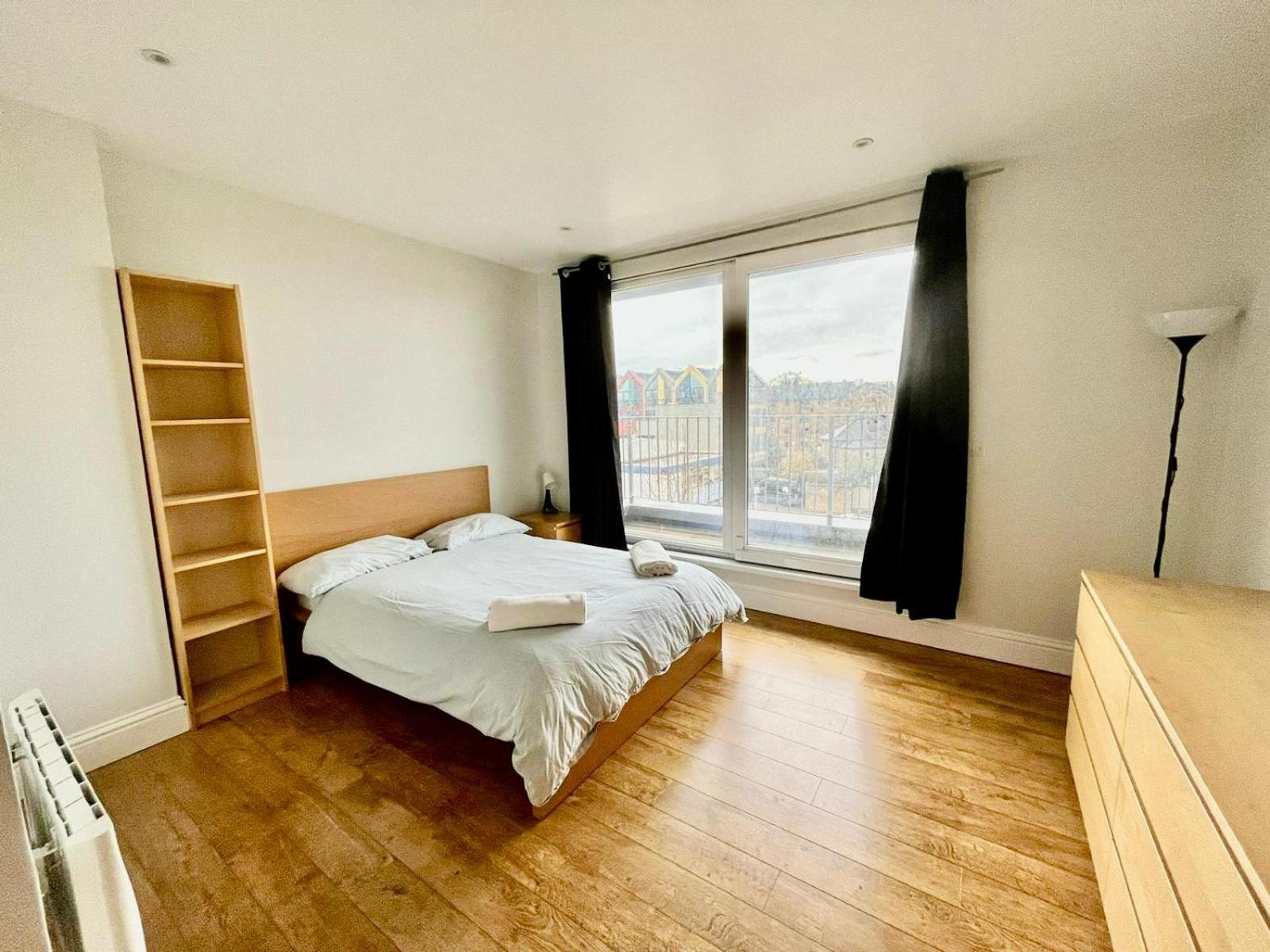 London Modern Flat Near Transports Apartment Exterior photo