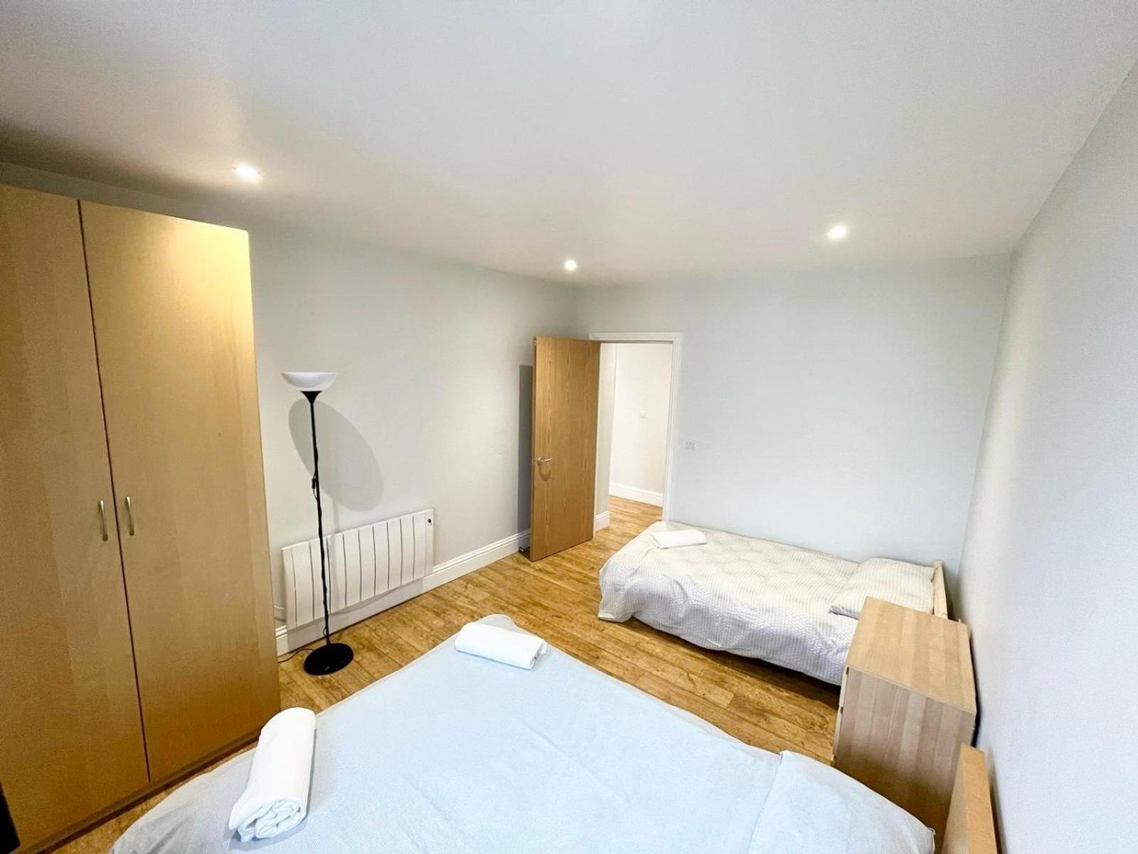 London Modern Flat Near Transports Apartment Exterior photo